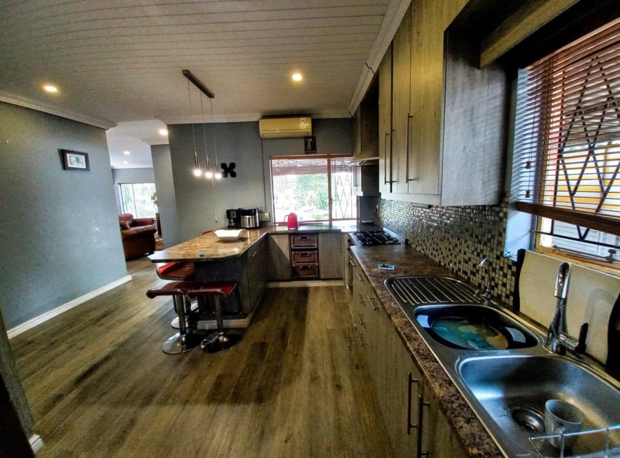 4 Bedroom Property for Sale in Generaal De Wet Free State